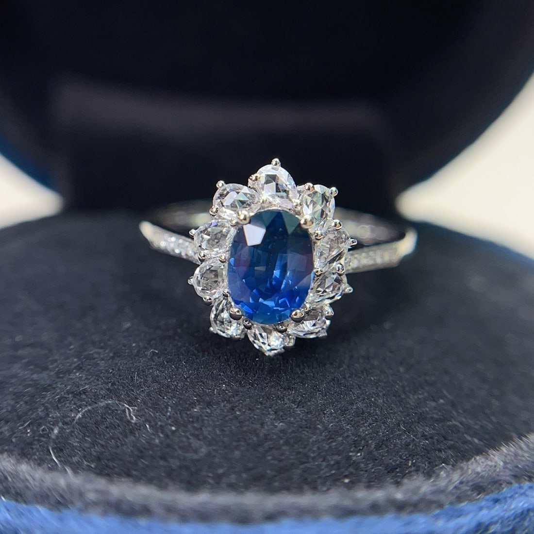 14k Gold 1.00 Ct Natural Sapphire & Diamond & Sapphire Ring - 4