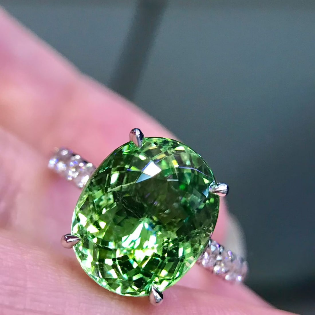 14k Gold 5.6 Ct Natural Tourmaline & Diamond Ring: Ref:231150353 // gold content:14k gold // ring size:7. 25us // // main gemstone:tourmaline // shape:oval // carat weight:5. 6ct // color:green // treatment:natural // // adjacent gemstone 2 : diamond