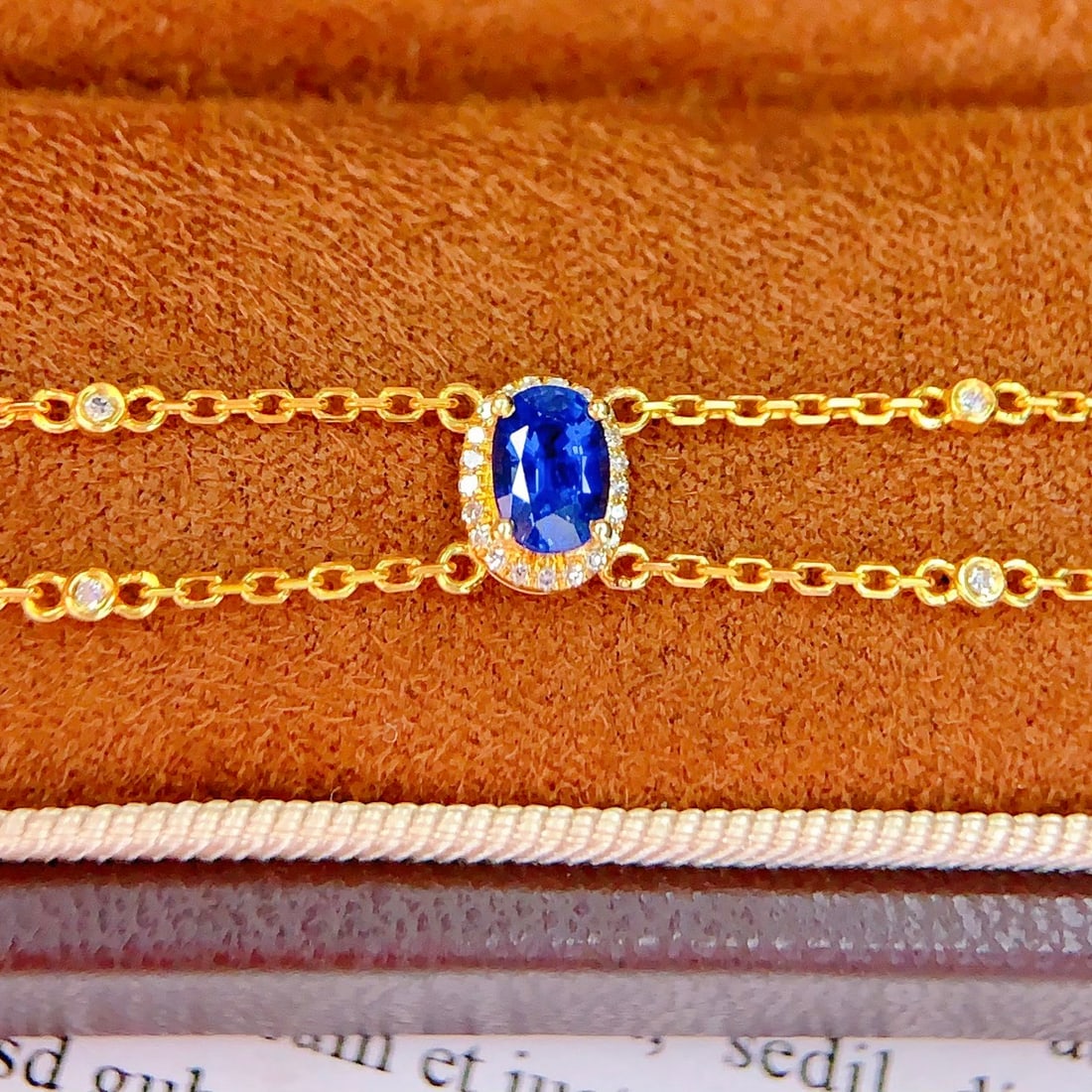 14k Gold 0.6 Ct Natural Sapphire & Diamond Bracelet: Ref:231150356 // gold content:14k gold // main gemstone:sapphire // shape:oval // carat weight:0. 6ct // color:blue // treatment:natural // // adjacent gemstone 2 : diamond // number of stones:35 //