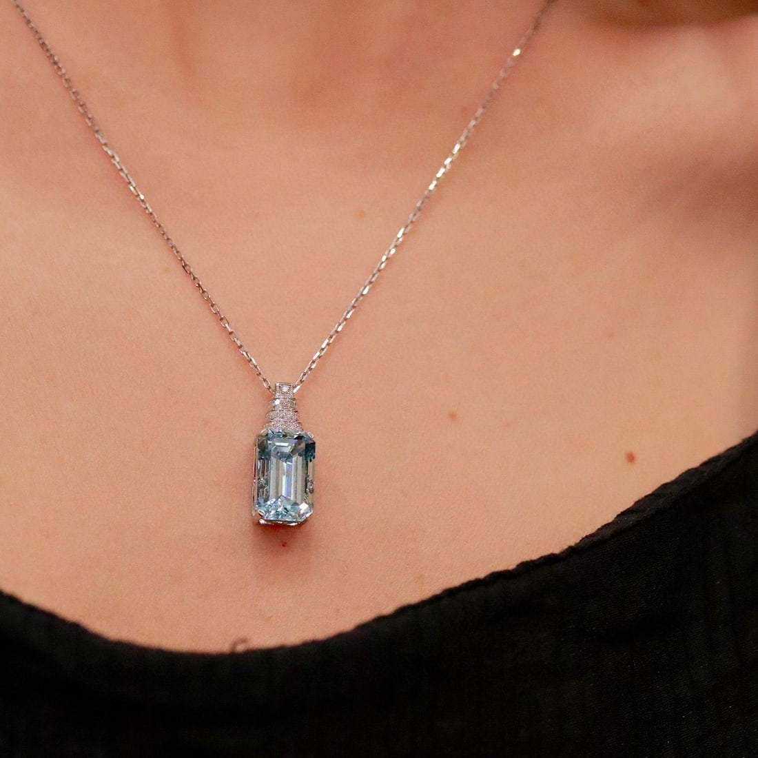14k Gold 3.33 Ctw Natural Aquamarine & Diamond Necklace - 2