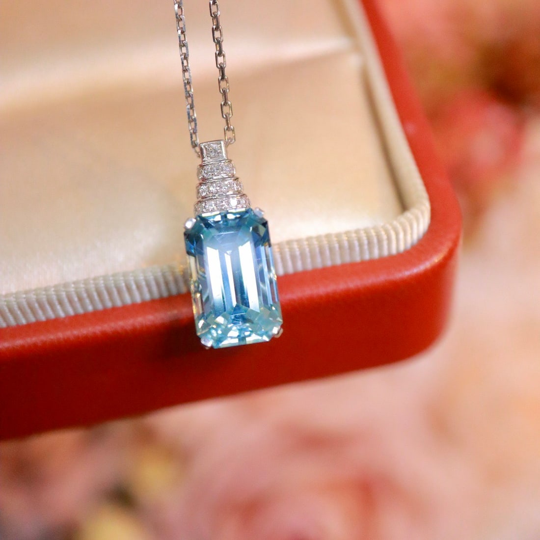 14k Gold 3.33 Ctw Natural Aquamarine & Diamond Necklace - 3
