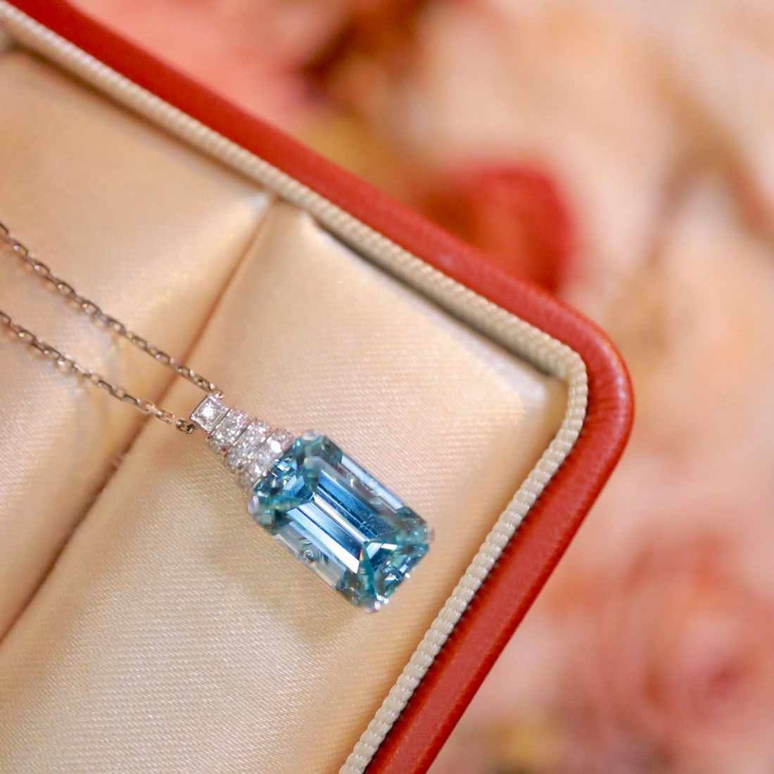 14k Gold 3.33 Ctw Natural Aquamarine & Diamond Necklace - 4