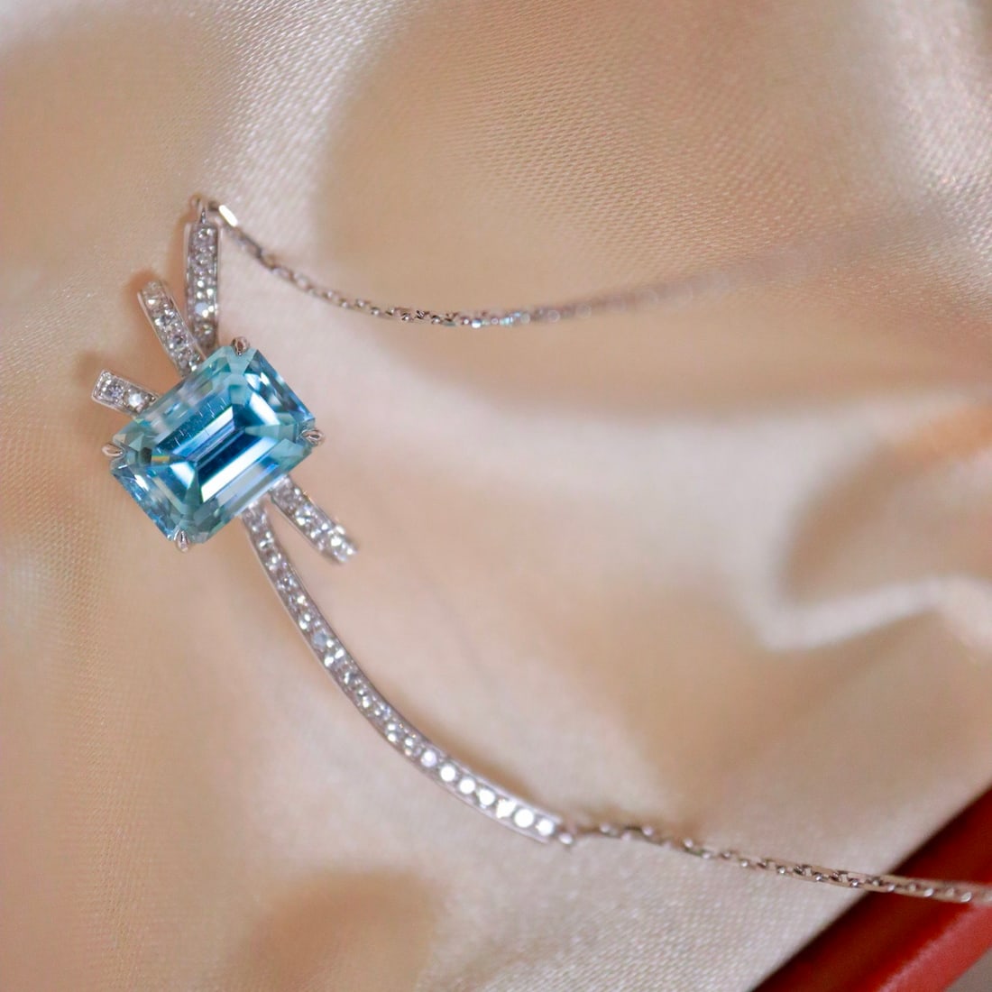 14k Gold 2.34 Ctw Natural Aquamarine & Diamond Necklace - 6
