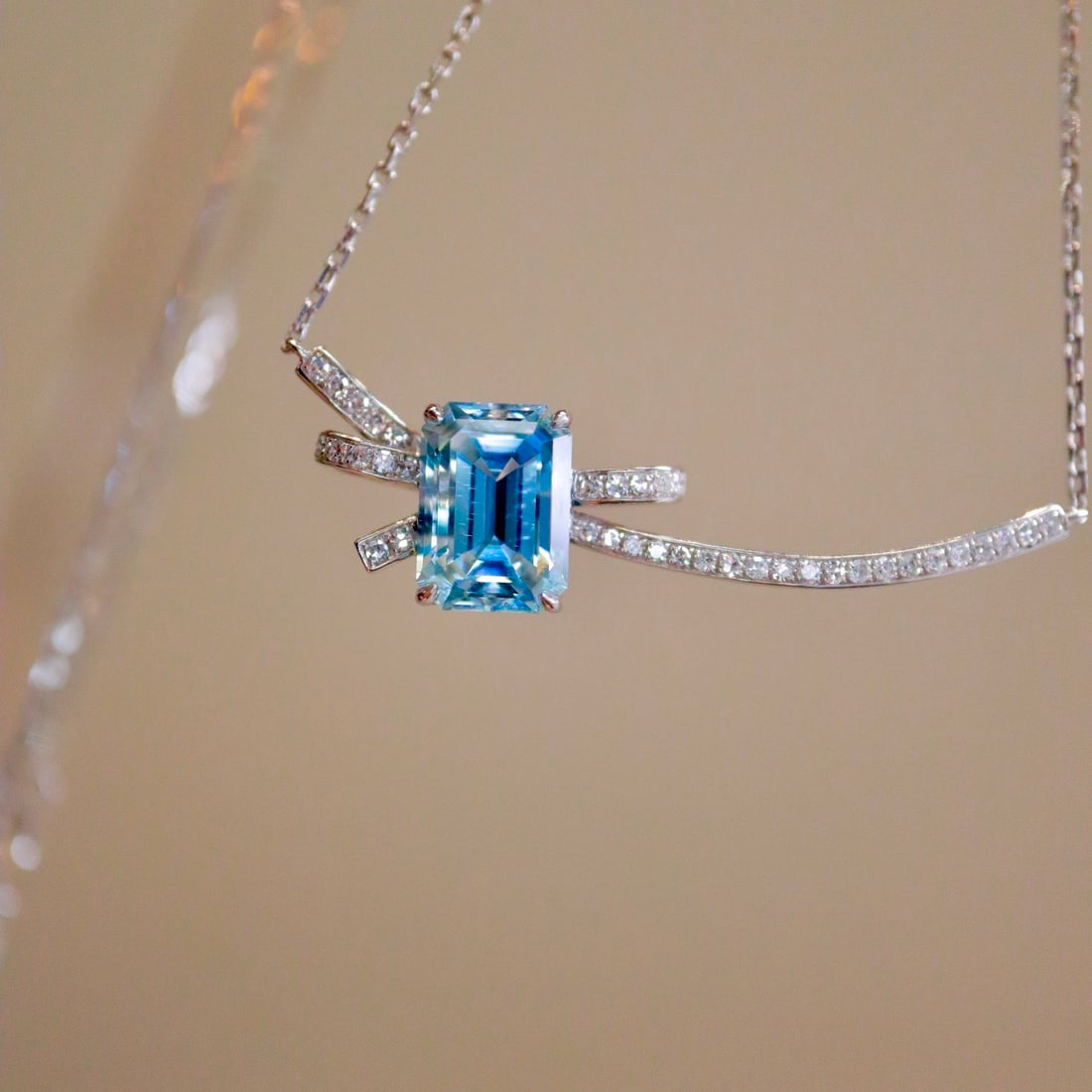 14k Gold 2.34 Ctw Natural Aquamarine & Diamond Necklace - 8