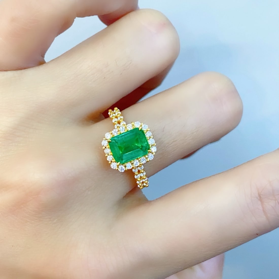14k Gold 1.65 Ct Vivid Green Natural Emerald & Diamond Ring - 6