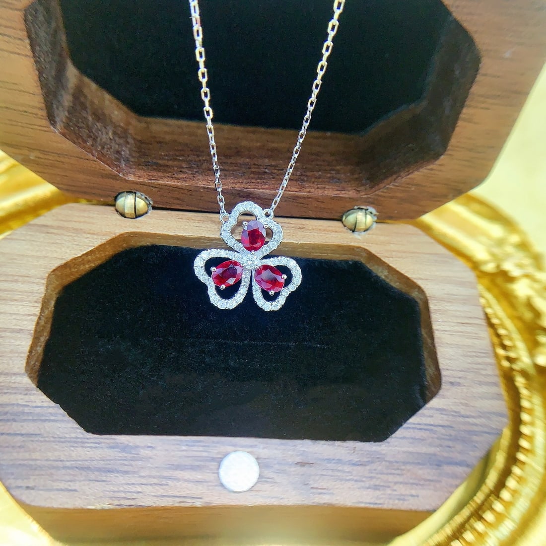 14k Gold 0.99 Ctw Natural Ruby & Diamond Necklace: Ref:231150389 // gold content:14k gold // main gemstone:ruby // shape:oval // carat weight:0. 77ct // color:red // treatment:natural // // adjacent gemstone 2 : diamond // shape:round // carat weight: