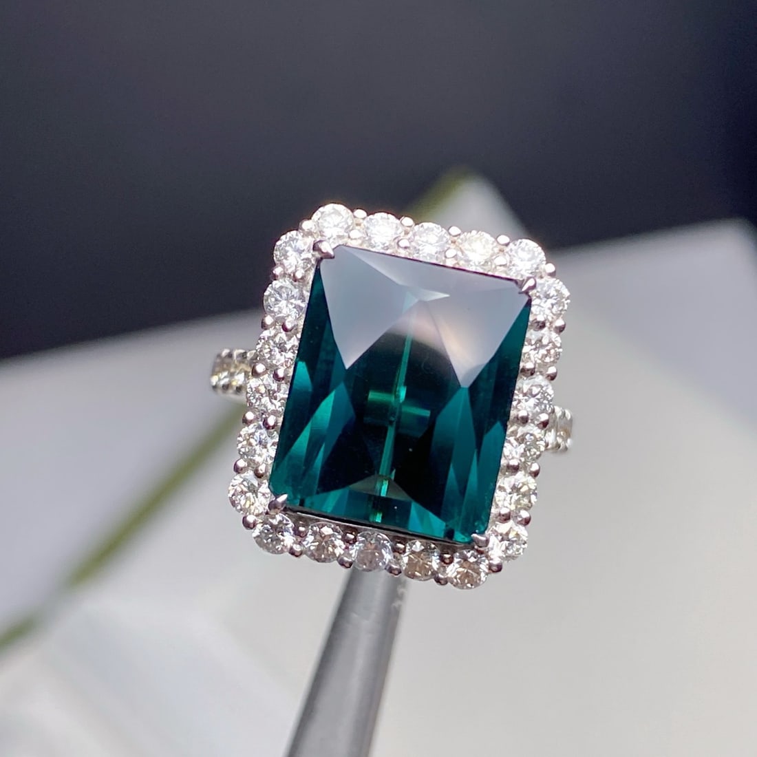 14k Gold 8.09 Ctw Natural Tourmaline & Diamond Ring: Ref:231150391 // gold content:14k gold // ring size:7. 25us // // main gemstone:tourmaline // shape:octagonal // carat weight:6. 88ct // color:bluish green // treatment:natural // // adjacent