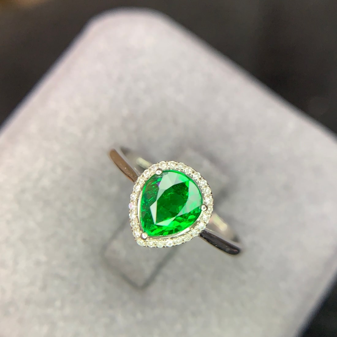 14k Gold 1.1 Ct Natural Tsavorite & Diamond Ring - 3