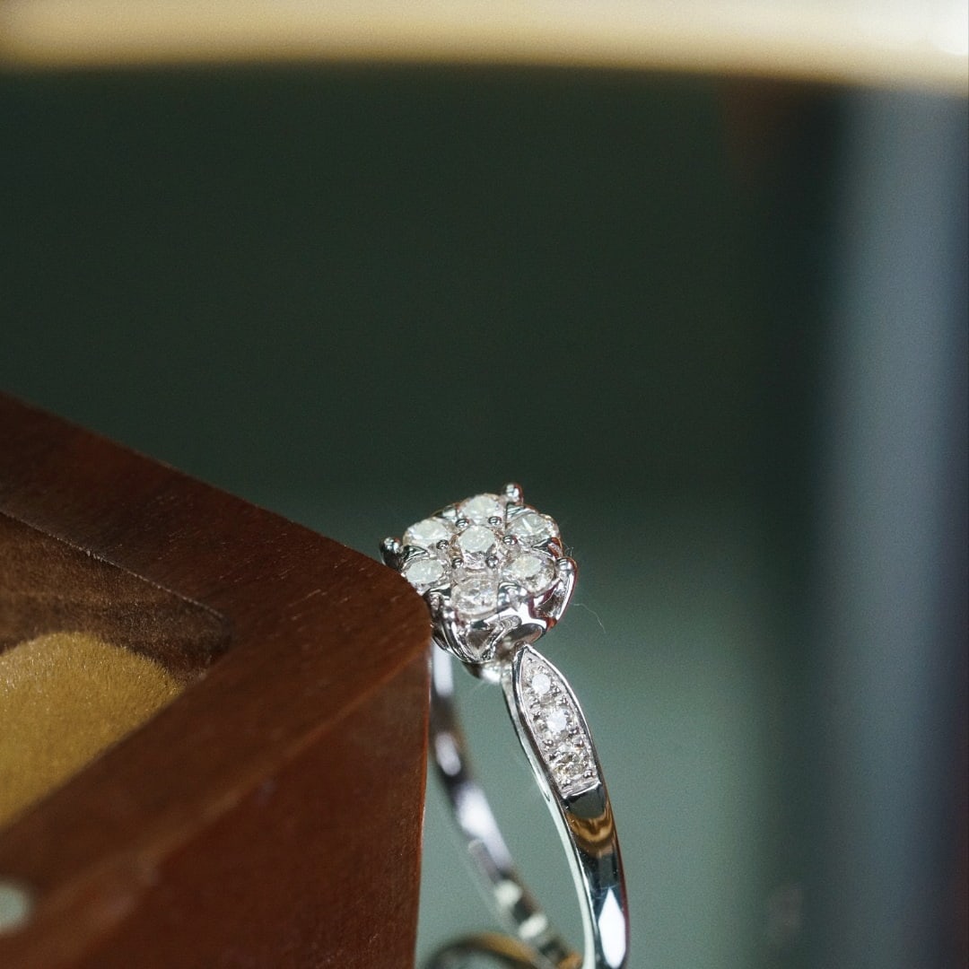 14k Gold 0.66 Ct Natural H Diamond Ring - 7
