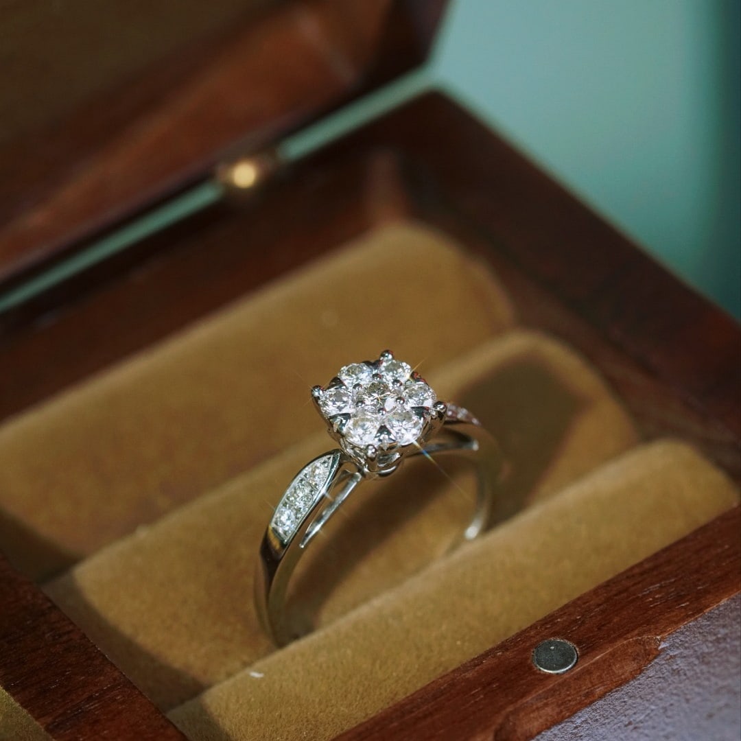 14k Gold 0.66 Ct Natural H Diamond Ring - 8