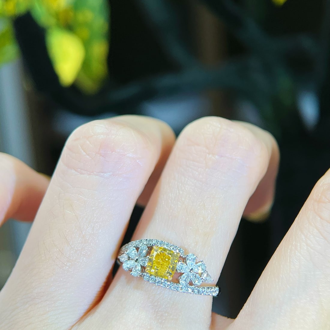 14k Gold 1.2 Ctw Natural Yellow Diamond & Diamond Ring - 3
