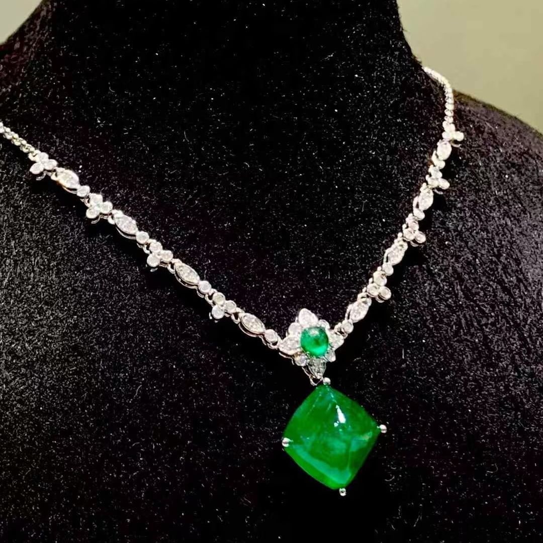 14k Gold 5.8 Ct Natural Emerald & Diamond Necklace - 4