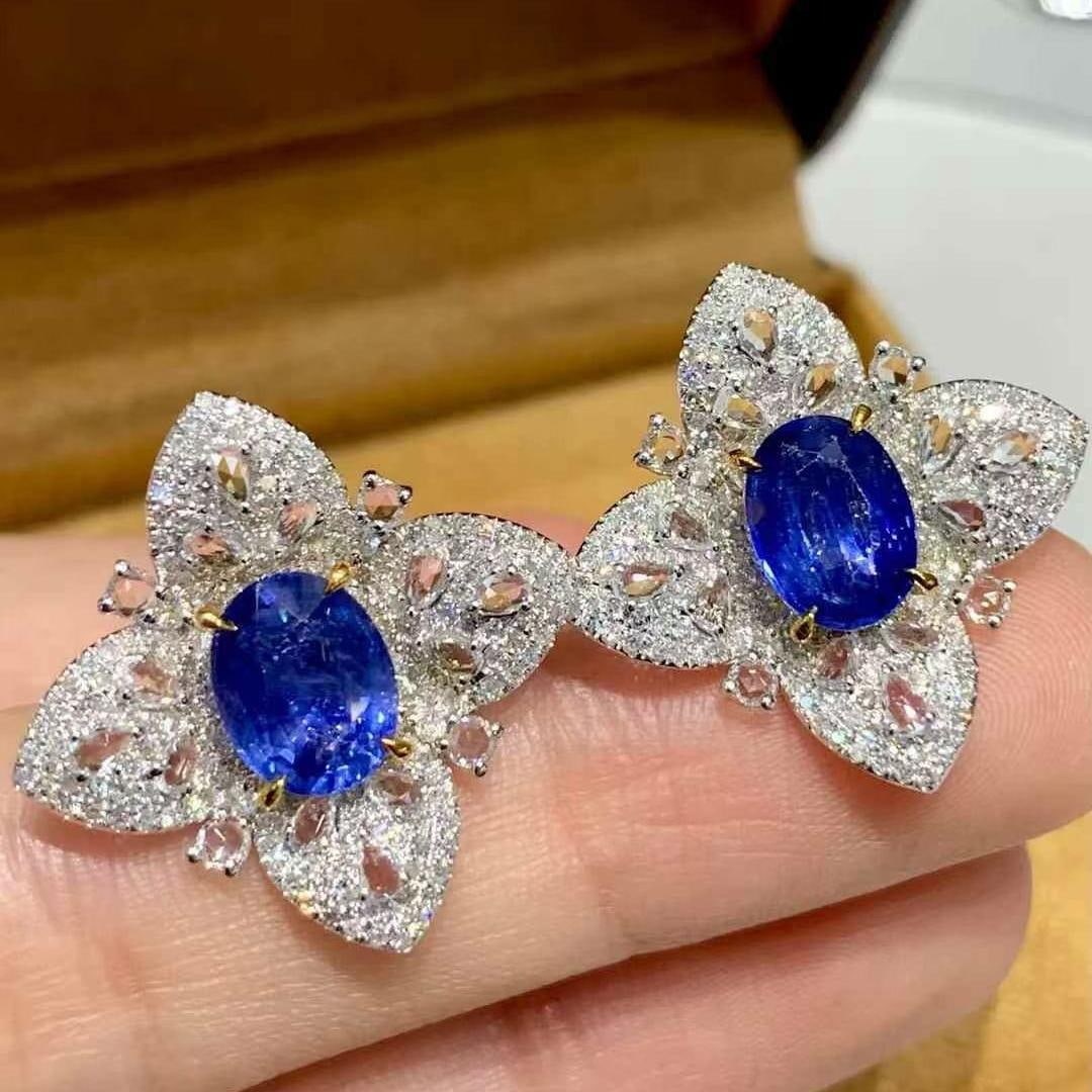 14k Gold 3.75 Ct Natural Sapphire & Diamond Earrings: Ref:231151082 // gold content:14k gold // main gemstone:sapphire // shape:oval // carat weight:3. 75ct // color:blue // treatment:natural // // adjacent gemstone 2 : diamond // shape:round // clarity 