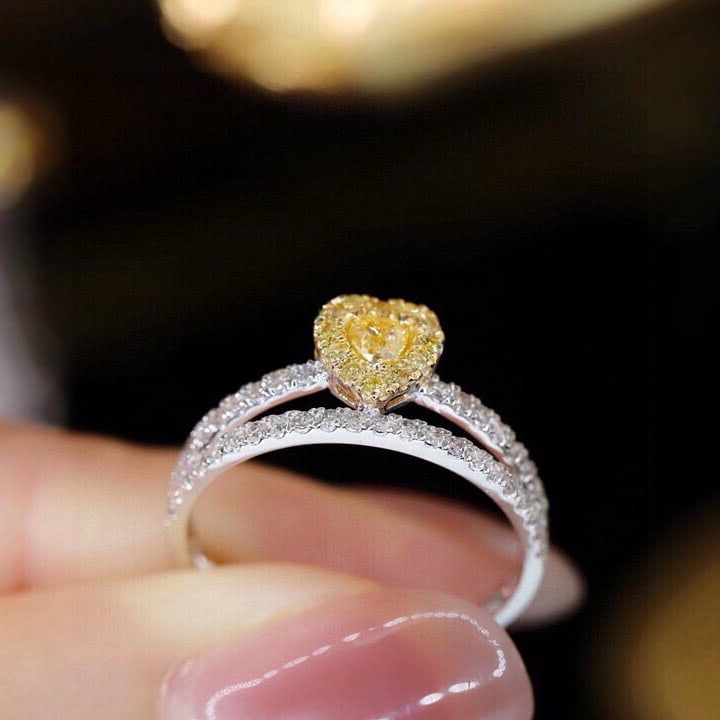14k Gold 0.5 Ct Natural Color Diamond Ring - 5