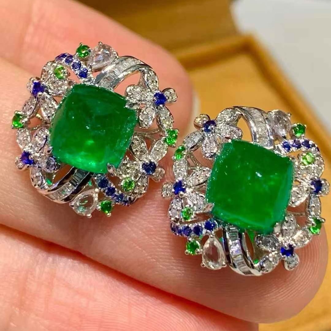 14k Gold 4.35 Ct Natural Emerald & Diamond Earrings - 3