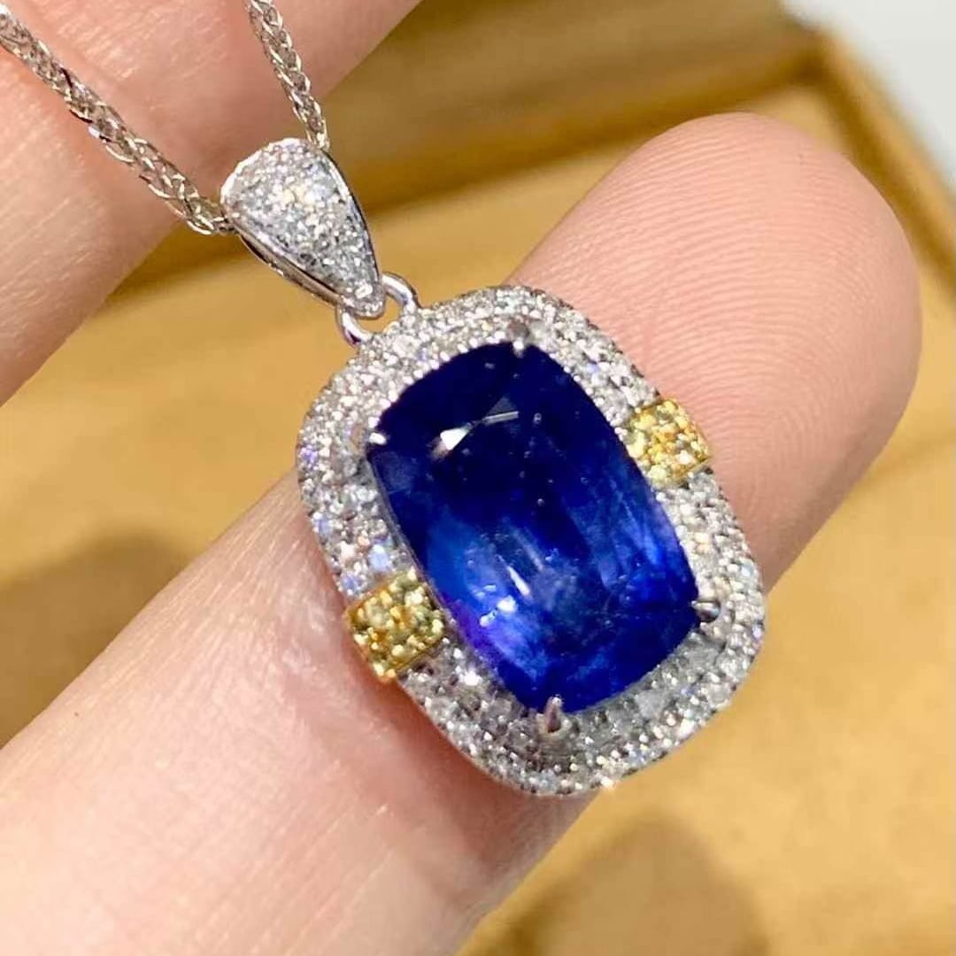 14k Gold 3.01 Ct Natural Sapphire & Diamond Pendant( Without Chain ): Ref:231151129 // gold content:14k gold // main gemstone:sapphire // shape:cushion // carat weight:3. 01ct // color:blue // treatment:natural // // adjacent gemstone 2 : diamond // shape:round //