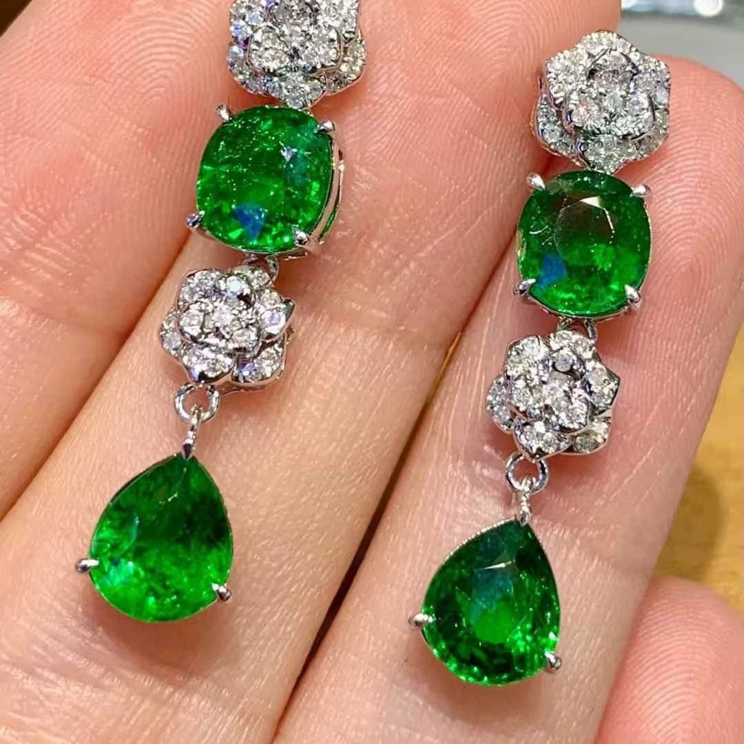 14k Gold 5.05 Ct Natural Tsavorite & Diamond Earrings - 3