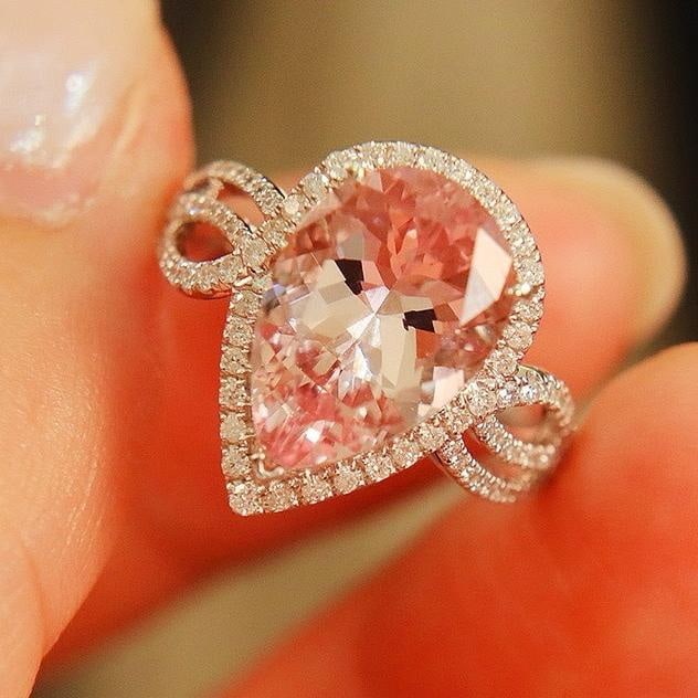 14k Gold 3.85 Ct Natural Morganite & Diamond Ring: Ref:231151183 // gold content:14k gold // ring size:7. 25us // // main gemstone:morganite // shape:pear // carat weight:3. 85ct // color:pink // treatment:natural // // adjacent gemstone 2 : diamond