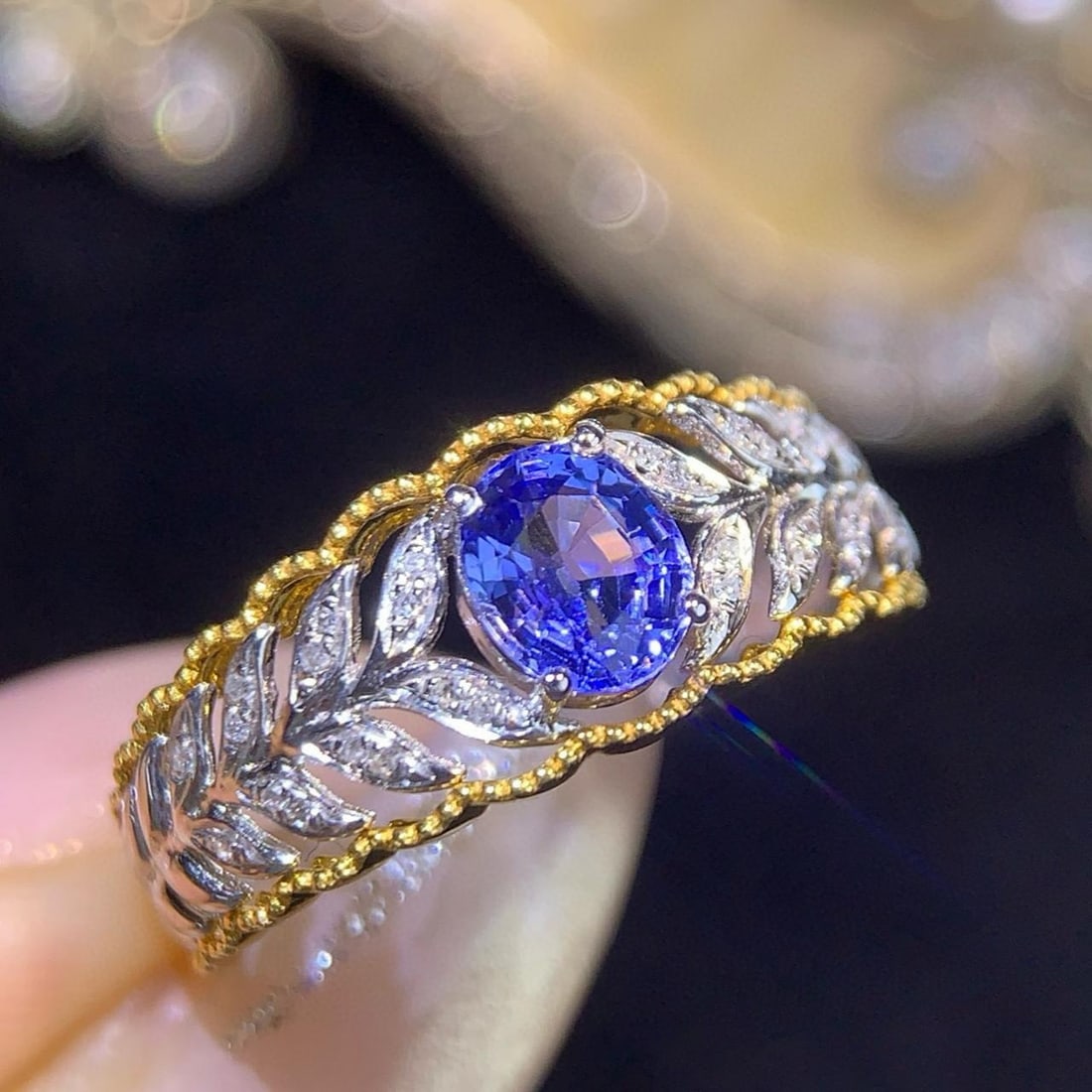 14k Gold 1 Ct Natural Sapphire & Diamond Ring: Ref:231151199 // gold content:14k gold // ring size:7. 25us // // main gemstone:sapphire // shape:oval // carat weight:1ct // color:blue // treatment:natural // // adjacent gemstone 2 : diamond // num