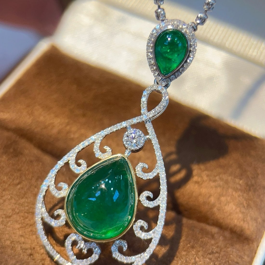 14k Gold 8.07 Ctw Natural Emerald & Diamond Pendant( Without Chain ) - 2