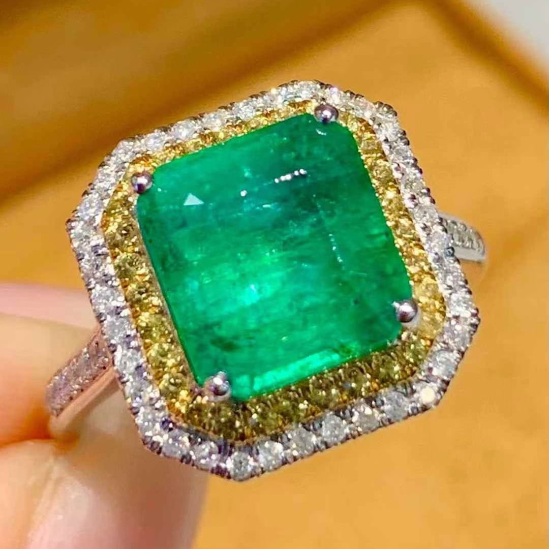 14k Gold 3.75 Ct Natural Emerald & Diamond Ring: Ref:231151202 // gold content:14k gold // ring size:7. 25us // // main gemstone:emerald // shape:octagonal // carat weight:3. 75ct // color:green // treatment:natural // // adjacent gemstone 2 :