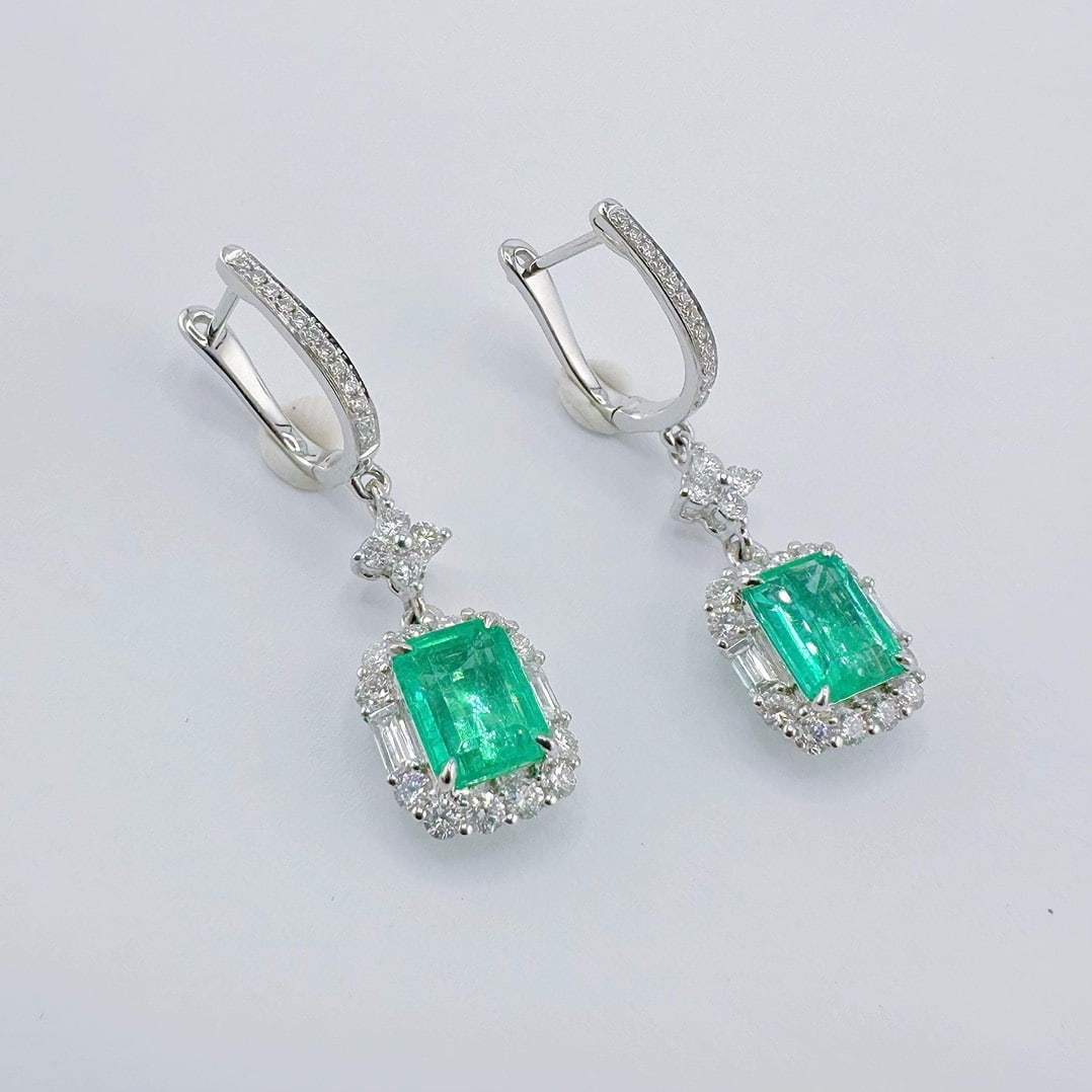 14k Gold 2.71 Ctw Natural Emerald & Diamond Earrings - 3