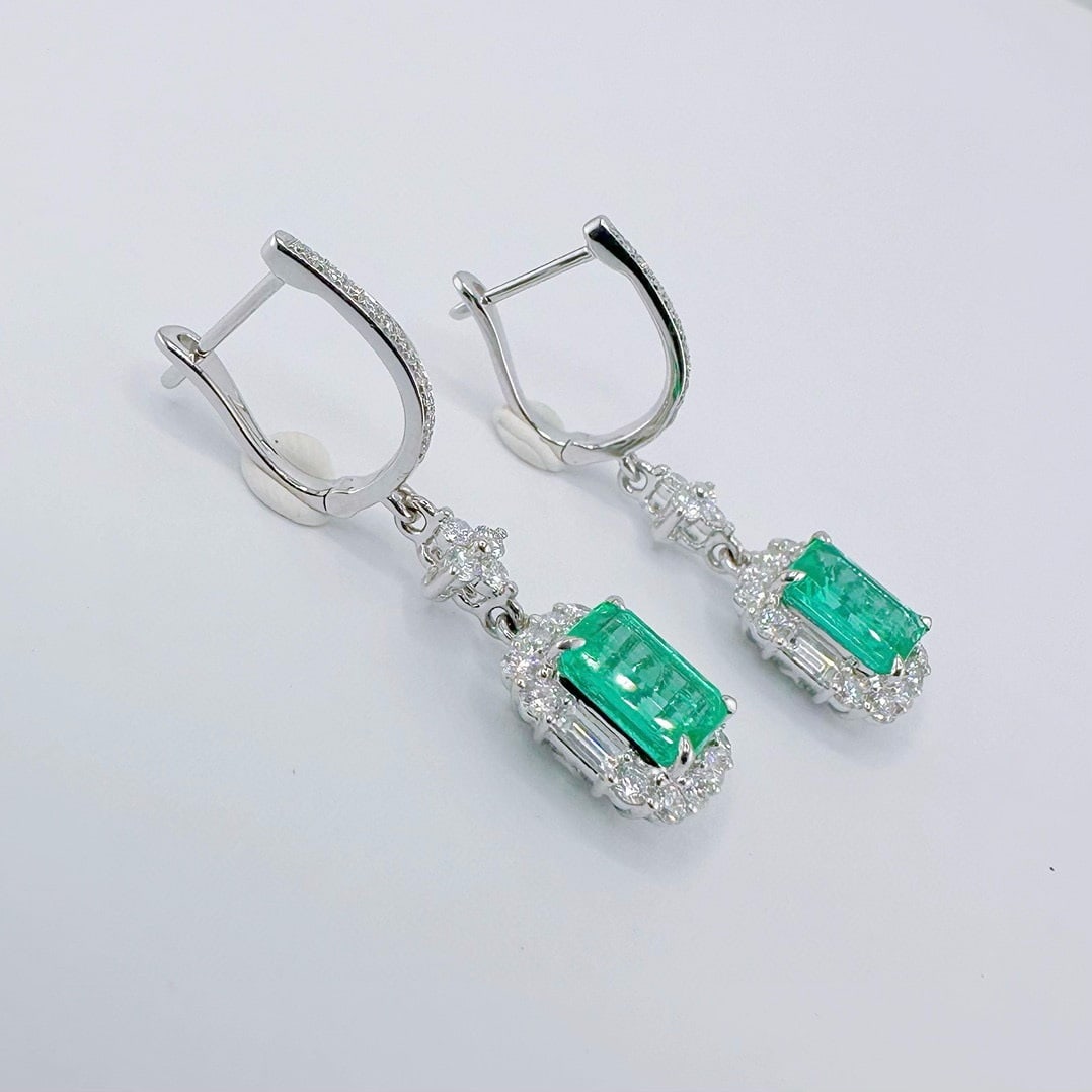 14k Gold 2.71 Ctw Natural Emerald & Diamond Earrings - 4
