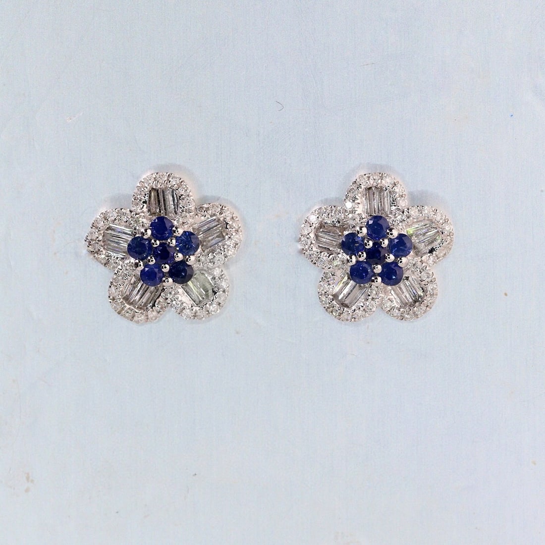 14k Gold 0.92 Ctw Natural Sapphire & Diamond Earrings - 3