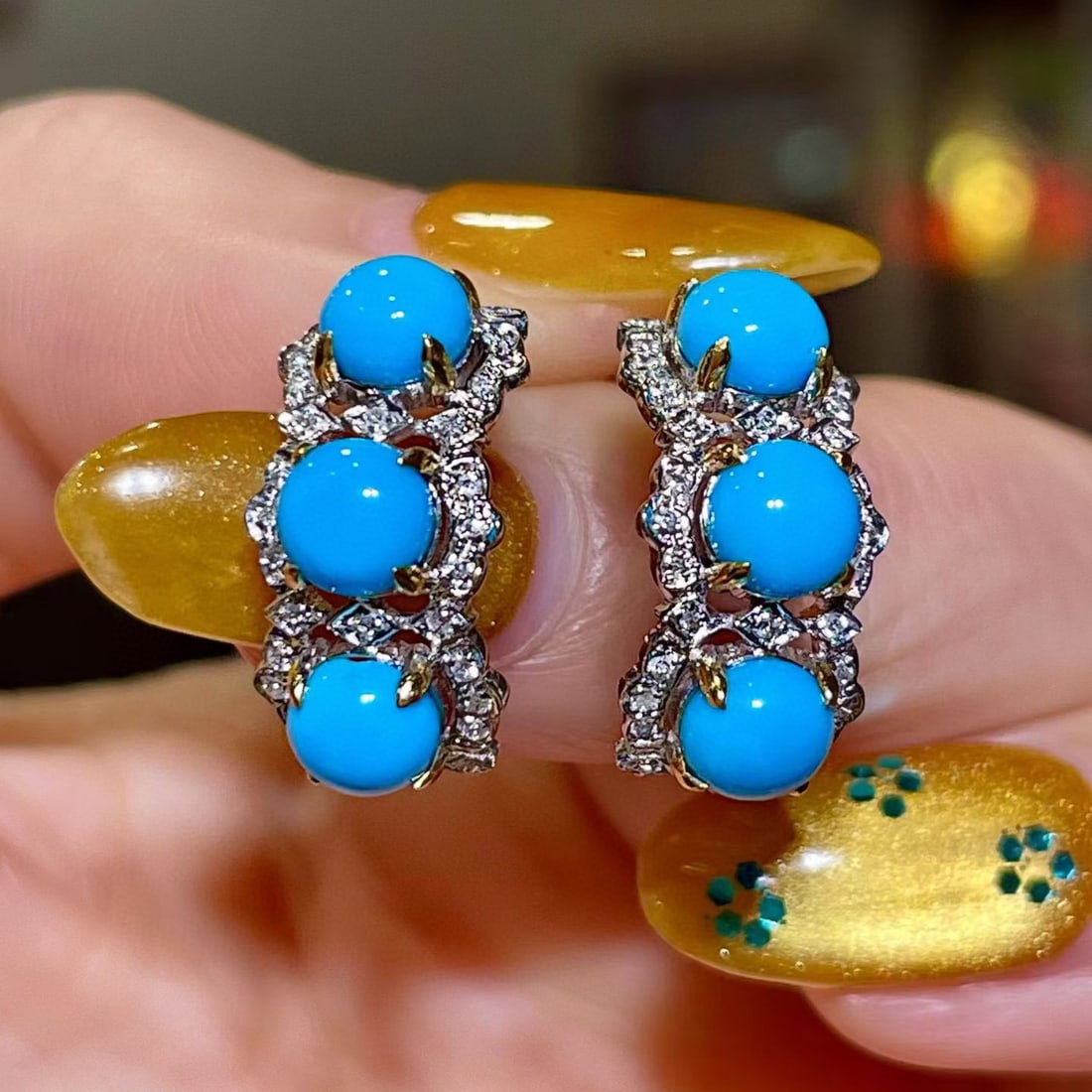 14k Gold 3.54 Ctw Natural Blue Turquoise & Diamond Earrings: Ref:231151231 // gold content:14k gold // main gemstone:blue turquoise // shape:round // carat weight:3. 36ct // color:blue // treatment:natural // cut grade:g // // adjacent gemstone 2 : diamond //
