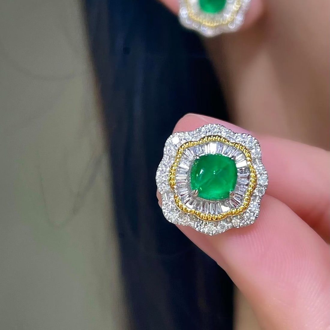 14k Gold 1.92 Ct Natural Emerald & Diamond Earrings - 8