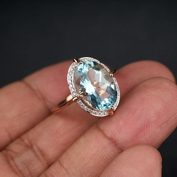 14k Gold 4.7 Ct Natural Aquamarine & Diamond Ring - 7