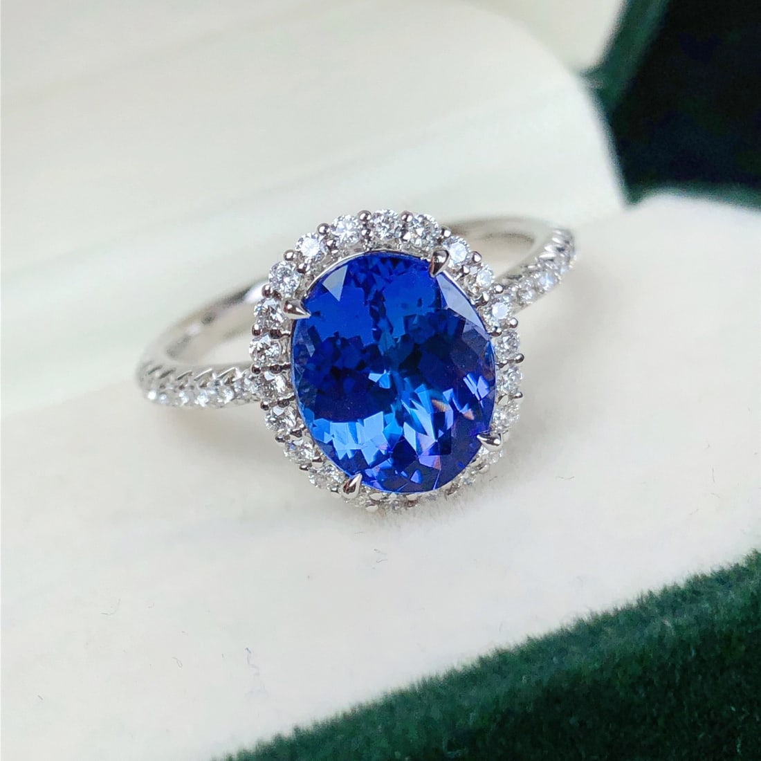14k Gold 2.84 Ctw Natural Tanzanite & Diamond Ring - 5