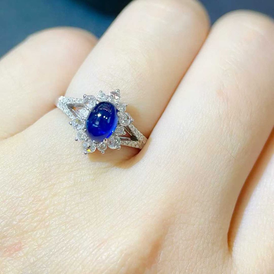 14k Gold 1.84 Ctw Vivid Blue Natural Sapphire & Diamond Ring - 4