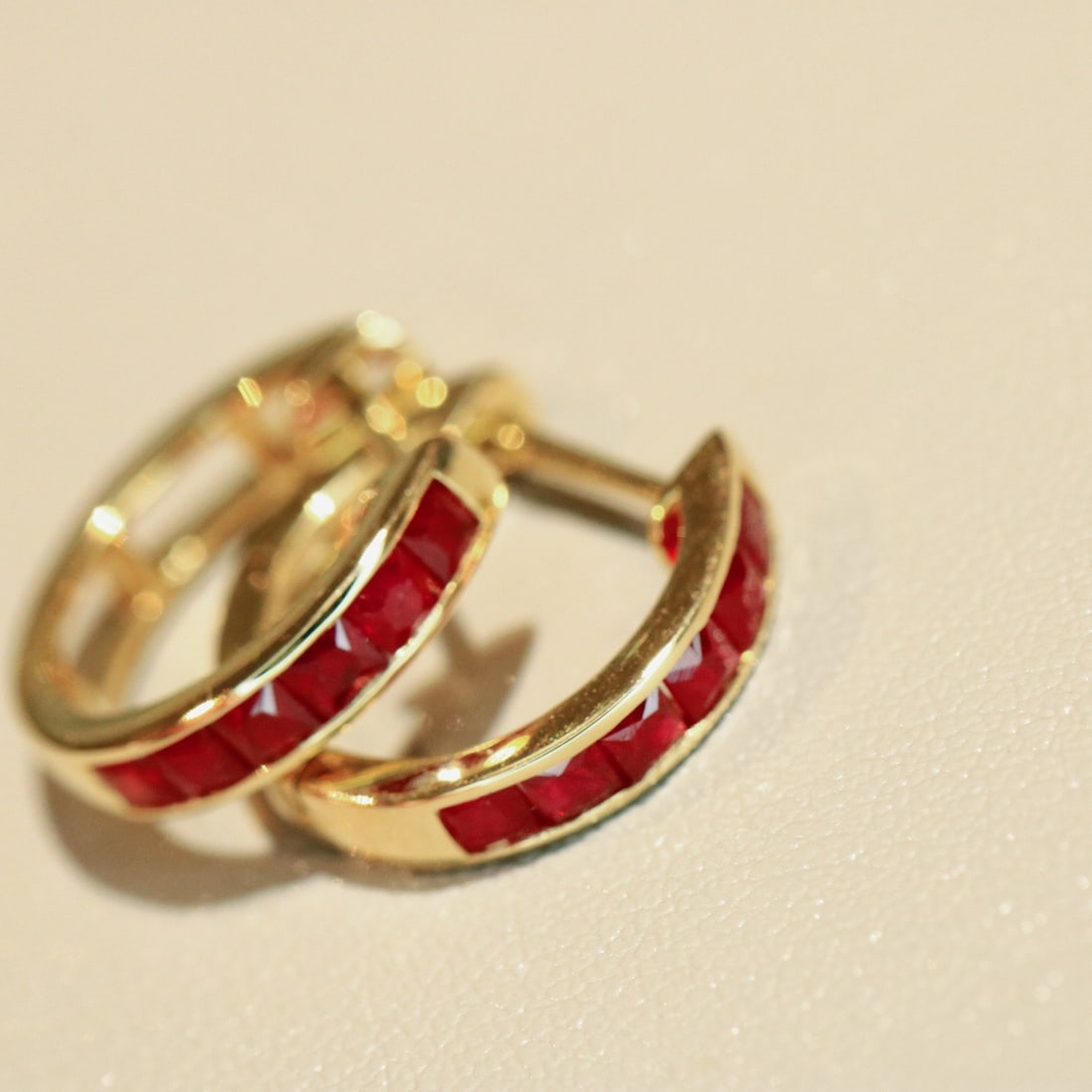 14k Gold 0.68 Ct Natural Ruby Earrings - 3