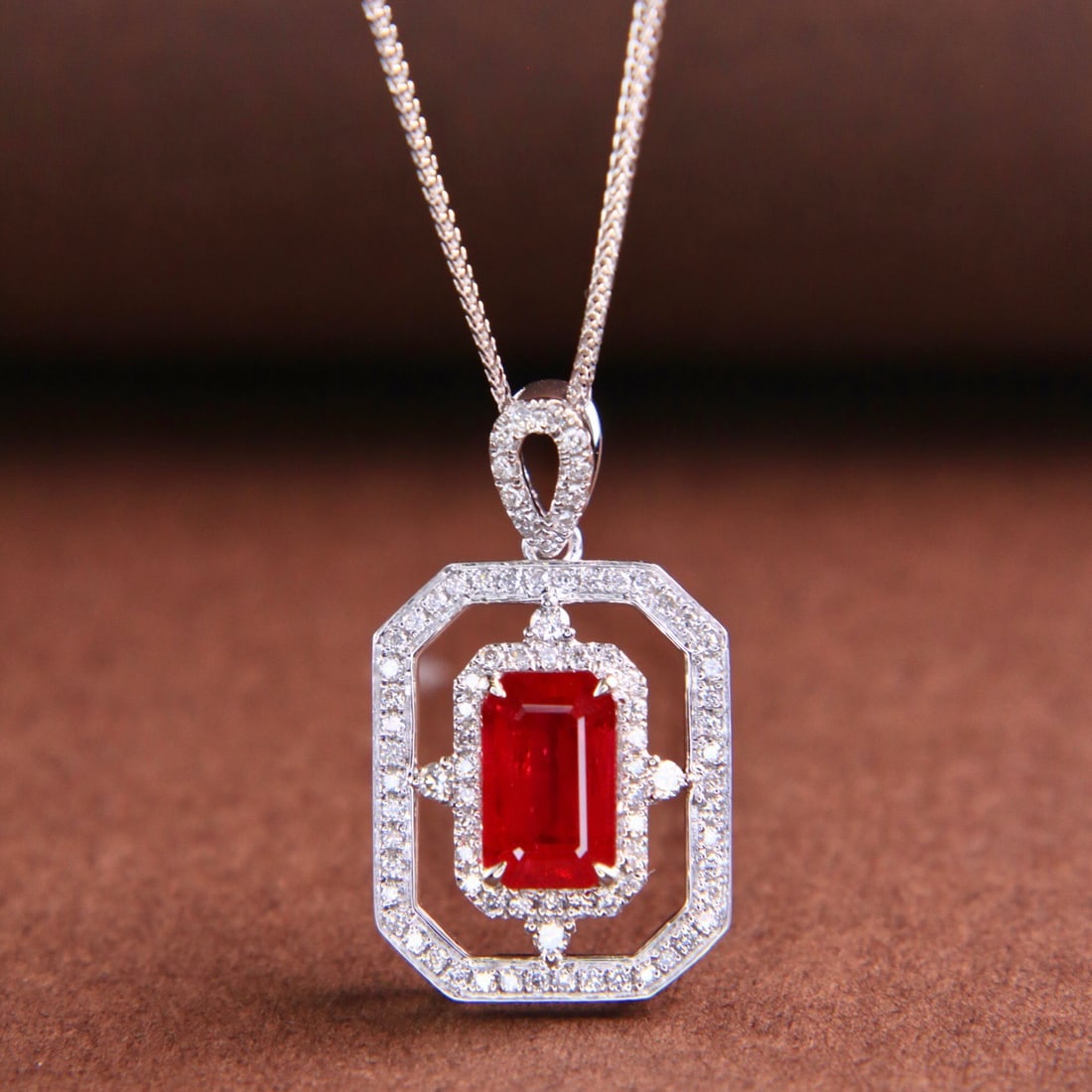 14k Gold 1.38 Ctw Vivid Red Natural Ruby & Diamond Necklace: Ref:231152087 // gold content:14k gold // main gemstone:ruby // shape:octagonal // carat weight:1. 13ct // color:vivid red // treatment:natural // // adjacent gemstone 2 : diamond // shape:round // ca