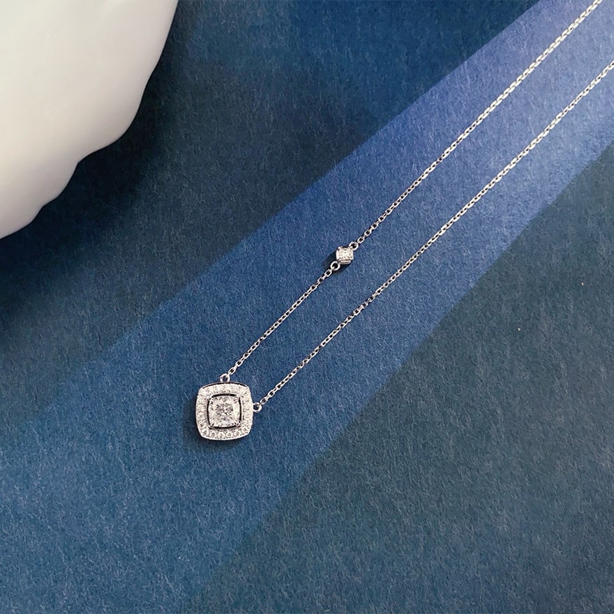 Gia Certified 14k Gold 0.5 Ct Natural H Vs2 Cushion Diamond Necklace: Ref:231152090 // gold content:14k gold // main gemstone:diamond // certified:gia // shape:cushion // carat weight:0. 5ct // clarity grade:vs2 // color:h // treatment:natural // // adjacent gemstone 2 