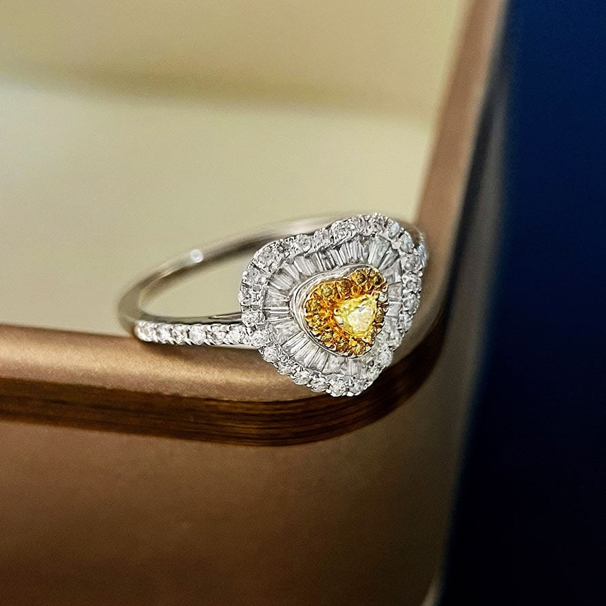 14k Gold 0.6 Ct Natural Color Diamond Ring - 2