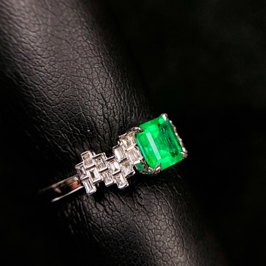 14k Gold 1.01 Ctw Natural Emerald & Diamond Ring - 2