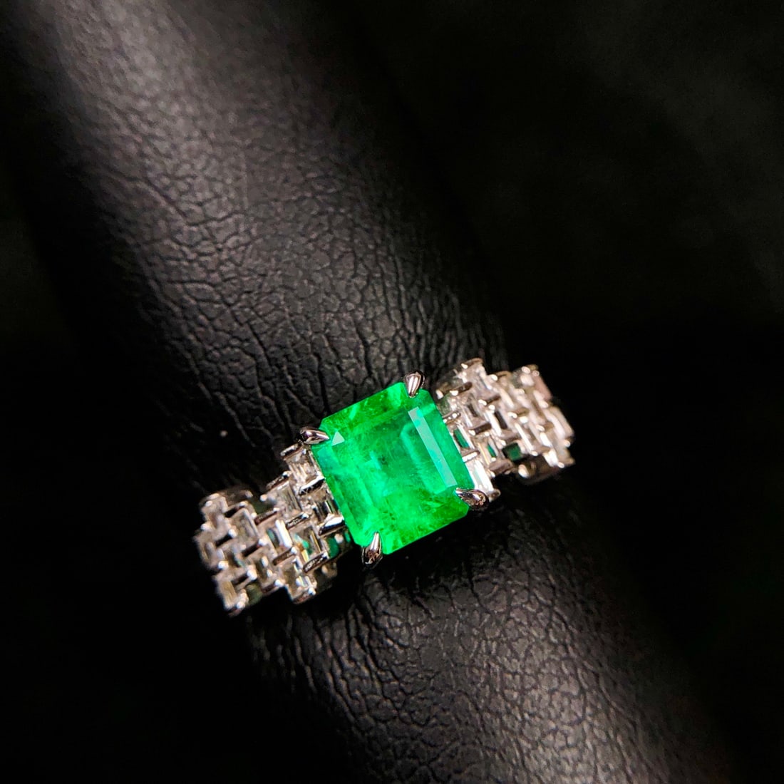 14k Gold 1.01 Ctw Natural Emerald & Diamond Ring - 5