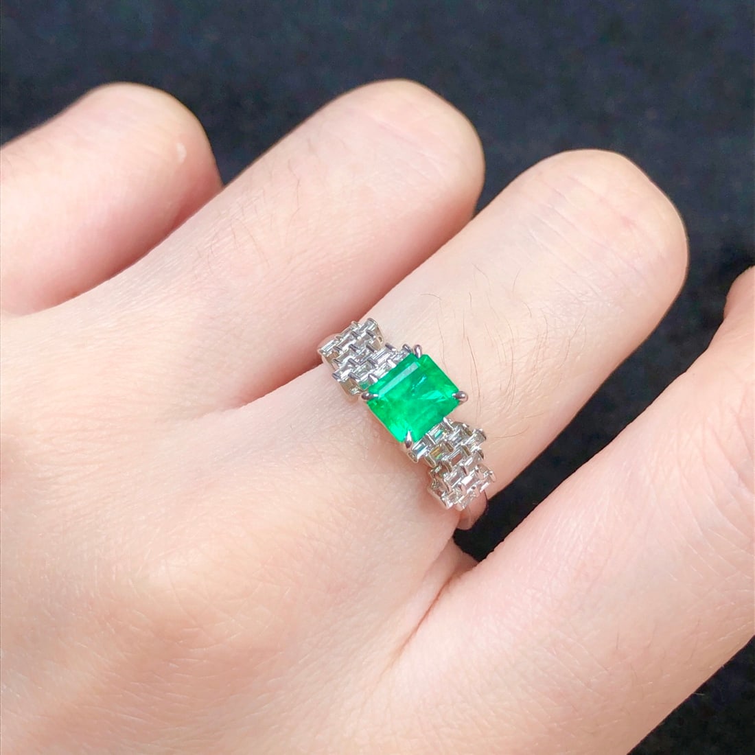 14k Gold 1.01 Ctw Natural Emerald & Diamond Ring - 9