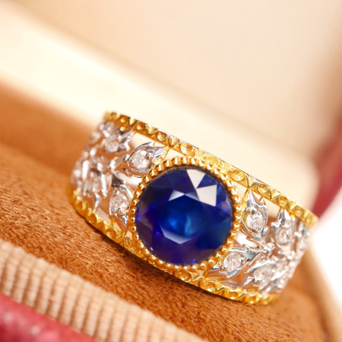 14k Gold 1.87 Ctw Natural Sapphire & Diamond Ring: Ref:231152105 // gold content:14k gold // ring size:7. 25us // // main gemstone:sapphire // shape:round // carat weight:1. 75ct // color:blue // treatment:natural // cut grade:g // // adjacent