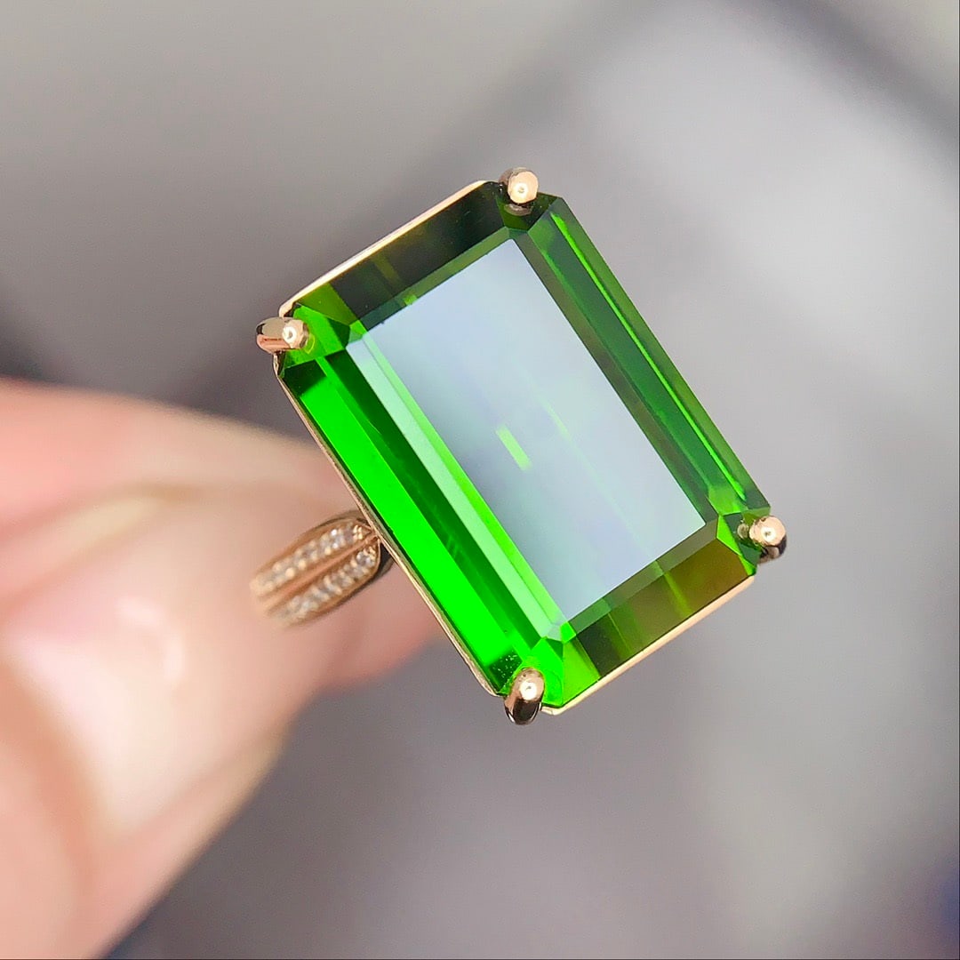 14k Gold 15.7 Ct Natural Tourmaline & Diamond Ring: Ref:231152109 // gold content:14k gold // ring size:7. 25us // // main gemstone:tourmaline // shape:octagonal // carat weight:15. 7ct // color:green // treatment:natural // // adjacent gemstone 2 :