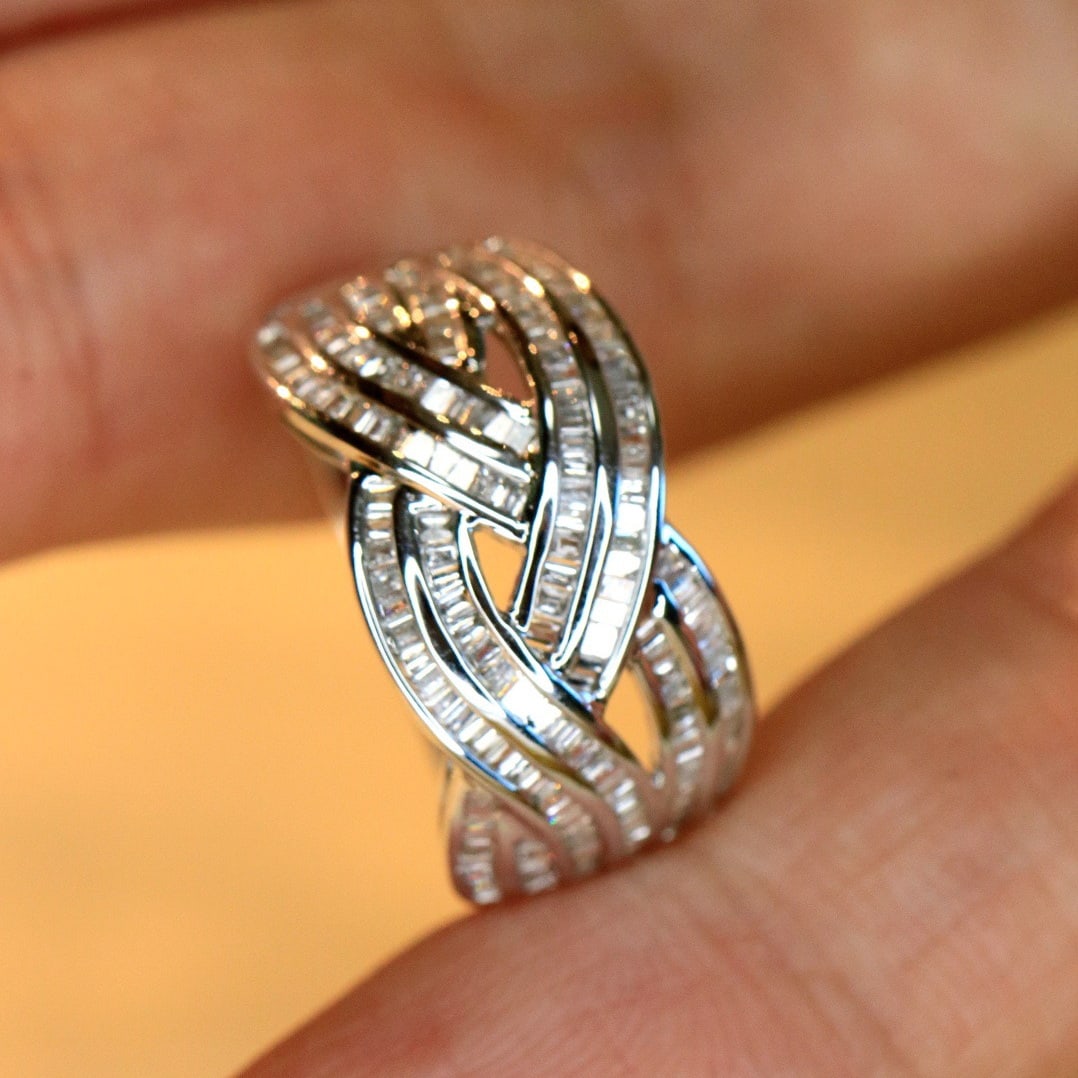 14k Gold 0.65 Ct Natural H Diamond Ring - 4