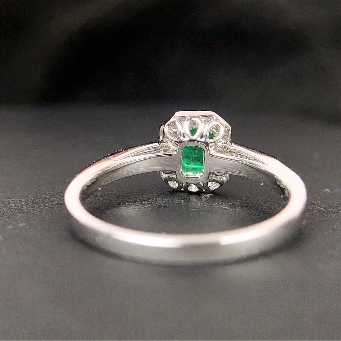 14k Gold 0.87 Ctw Natural Emerald & Diamond Ring - 7