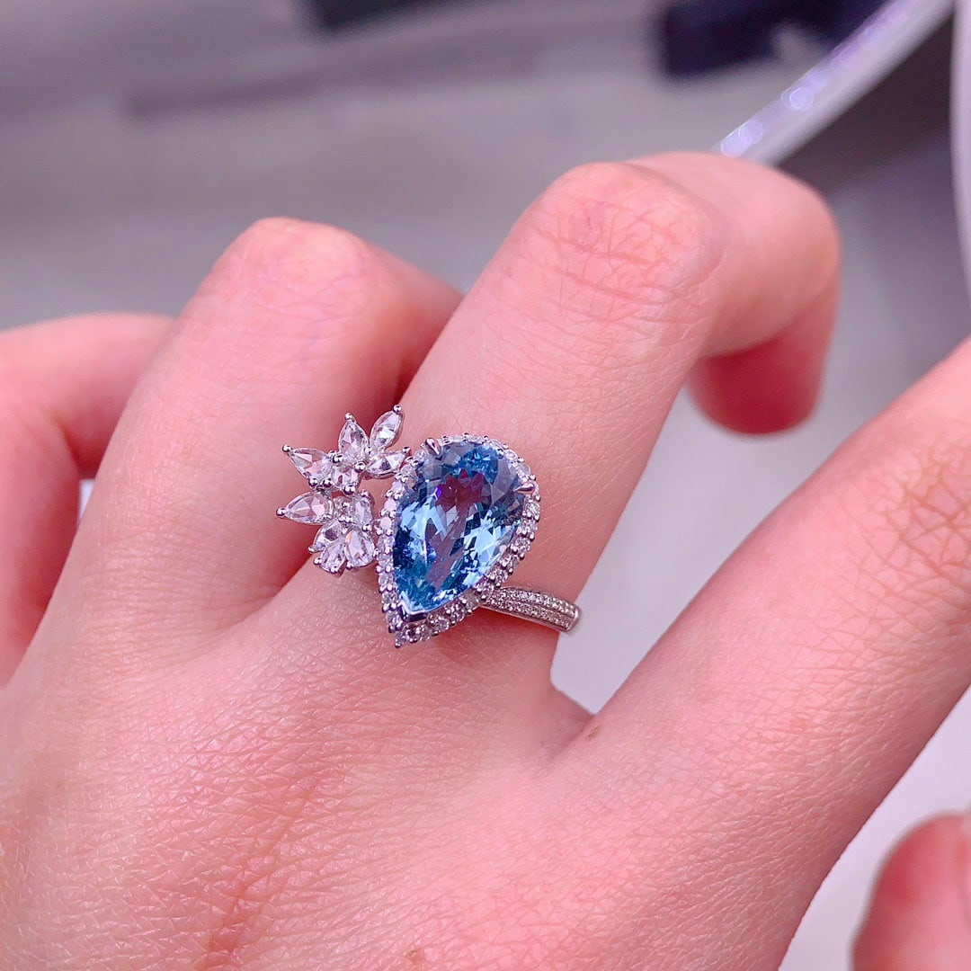 14k Gold 3.8 Ct Natural Aquamarine & Diamond Ring - 4