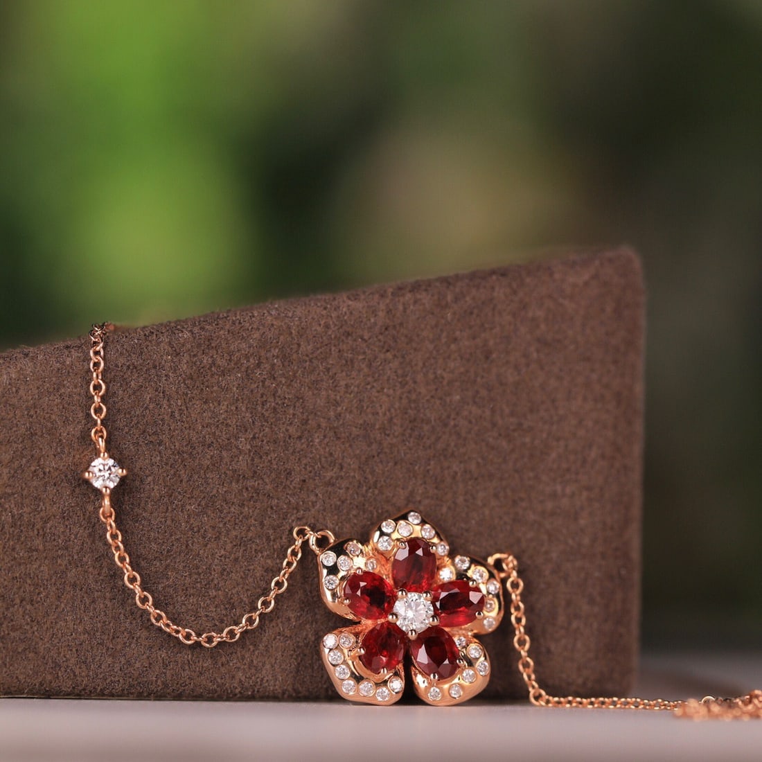 14k Gold 1.62 Ct Natural Ruby & Diamond & Flowers Necklace - 3