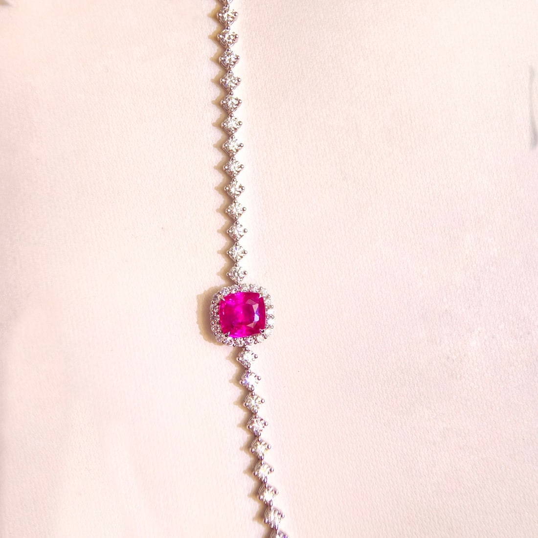 14k Gold 5.59 Ctw Natural Sapphire & Diamond Bracelet: Ref:231152207 // gold content:14k gold // main gemstone:sapphire // shape:cushion // carat weight:2. 52ct // color:hot pink // treatment:natural // // adjacent gemstone 2 : diamond // shape:round //