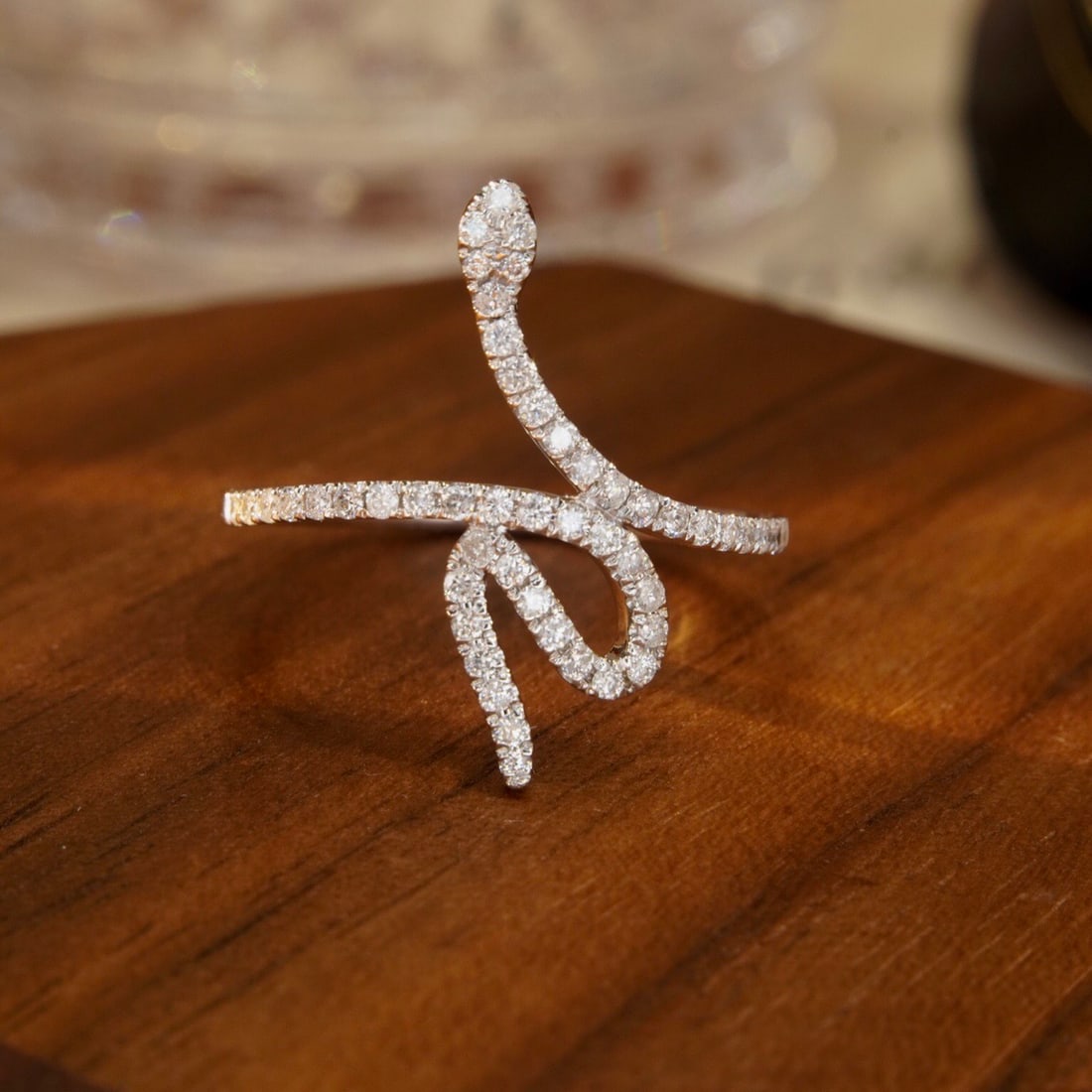14k Gold 0.33 Ct Natural H Diamond & Snake Ring: Ref:231152209 // gold content:14k gold // ring size:7. 25us // // main gemstone:diamond // shape:round // carat weight:0. 33ct // clarity grade:vs-si // color:h // treatment:natural // cut grade:g //