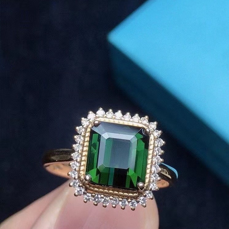 14k Gold 2.45 Ct Natural Tourmaline & Diamond Ring: Ref:231152228 // gold content:14k gold // ring size:7. 25us // // main gemstone:tourmaline // shape:octagonal // carat weight:2. 45ct // color:green // treatment:natural // // adjacent gemstone 2 : di