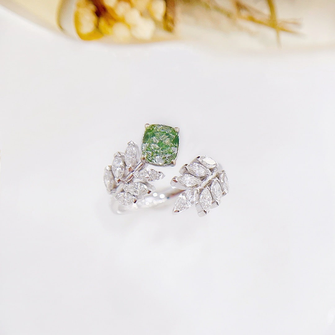 14k Gold 1.80 Ctw Natural Green Diamond & Diamond Ring: Ref:231152272 // gold content:14k gold // ring size:7. 25us // // main gemstone:green diamond // shape:cushion // carat weight:1. 02ct // color:green // treatment:natural // // adjacent gemstone 2 :